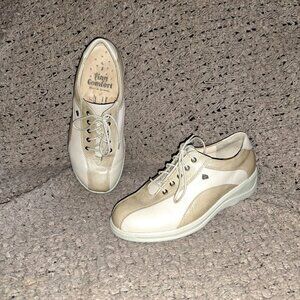 FINN COMFORT-Light Gold Patent & Beige Leather Sneakers-Size 4/6 US-Excellent
